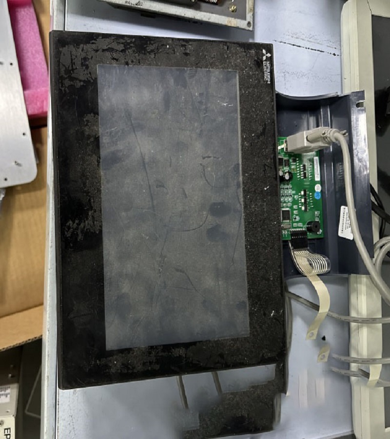 深圳 三菱觸摸屏GT1595系列卡在開機界面無法繼續(xù)啟動故障維修 快修 專修 